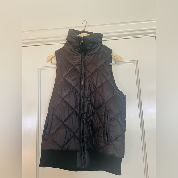 NEW Tuckernuck Jackson Quilted Vest, Black, Sz Small, Sold Out - Picture 5 of 9